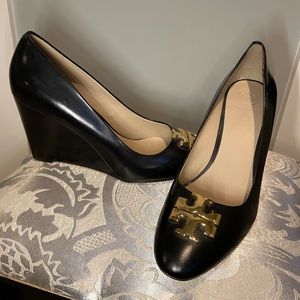 Almost NEW Tory Burch size 9 Wedges